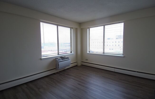 1 bed, 1 bath, 620 sqft, $1,295, Unit 714