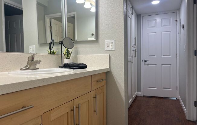 2 beds, 1 bath, 825 sqft, $2,795, Unit 0006