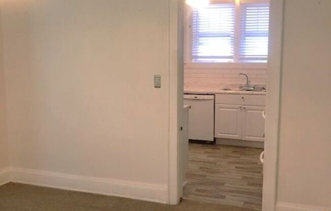 3 beds, 1 bath, $1,650