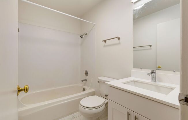 1 bed, 1 bath, 855 sqft, $2,250, Unit 209