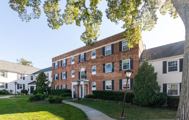 1303 S WALTER REED DR