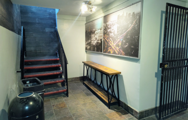 14746 Delano St Apt 1