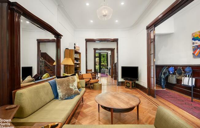 833 PROSPECT PL