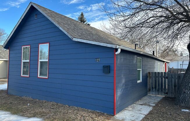 Cute Single Family 2 bedroom home