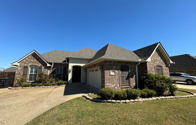 Half off the first Full Months rent! Close to Barksdale Air Force Base...