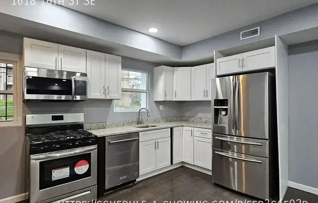 1618 16 ST SE