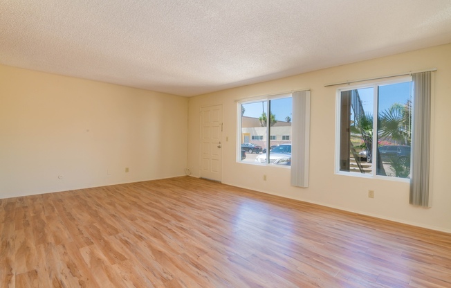 Studio, 1 bath, 420 sqft, $2,025, Unit 14