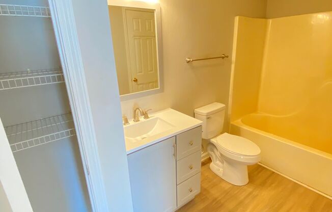 2 beds, 2 baths, 1,055 sqft, $1,250, Unit 1402