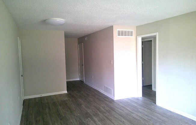 MOVE IN SPECIAL!!**** NO DEPOSIT IF YOU MOVE IN BY NOVEMBER 15th!!!****