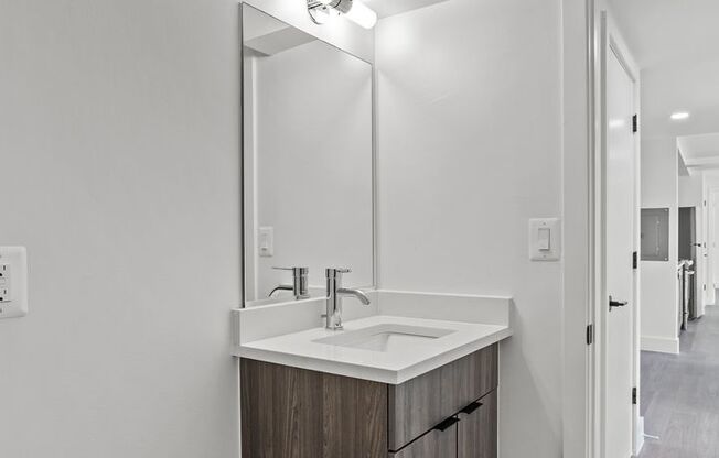 2 beds, 1 bath, 603 sqft, $1,800, Unit 5930-LL4