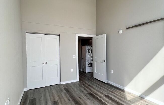 1 bed, 1 bath, 716 sqft, $1,900, Unit 507