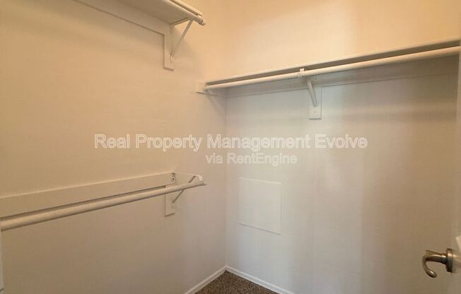 1 bed, 1 bath, 747 sqft, $1,165, Unit Unit 125
