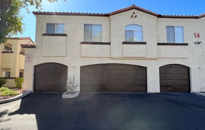 BEAUTIFUL UPGRADED CONDO/MANY AMENITIES - 3 BED, 2 BATH