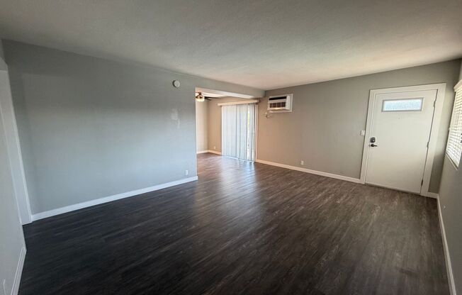 2 beds, 1 bath, 865 sqft, $2,710, Unit 300-22