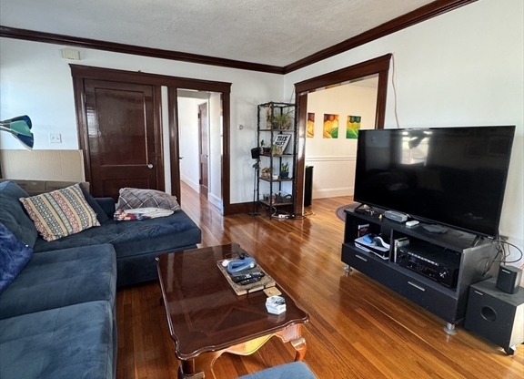 7 WHITNEY ST