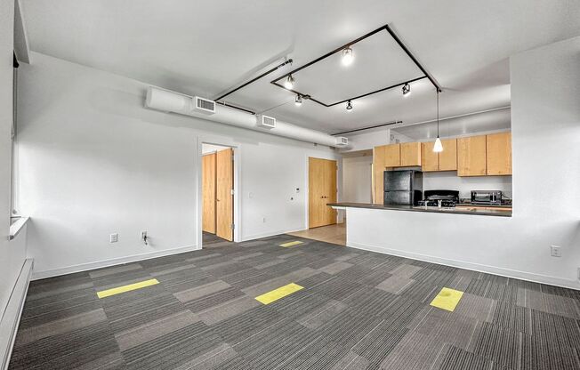 2 beds, 2 baths, 1,000 sqft, $1,200, Unit 601