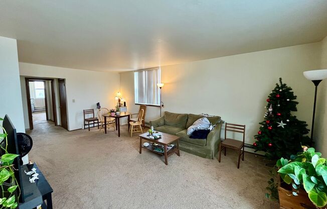 1320 E Capitol Drive