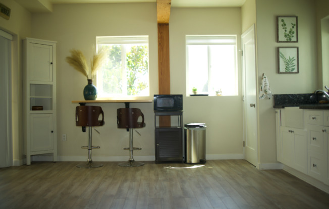 1551 MONMOUTH DR