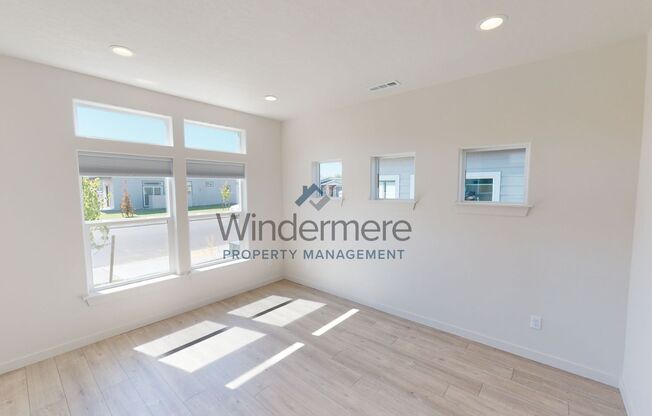 3 beds, 2 baths, 1,064 sqft, $1,895, Unit 1348 Artesia