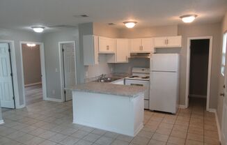 2 beds, 1 bath, 800 sqft, $1,395