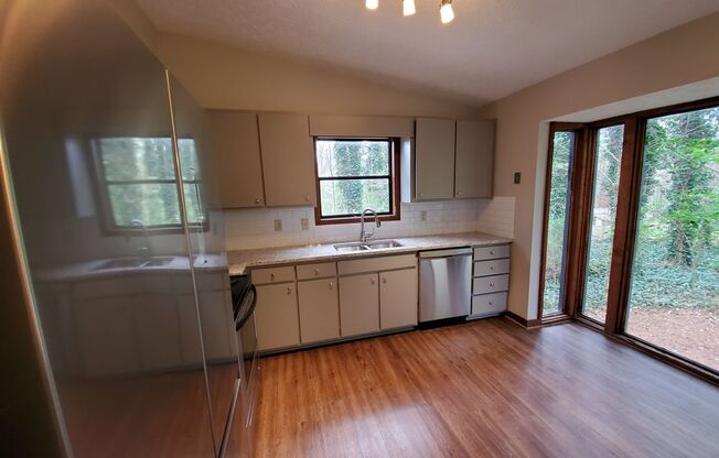 3 beds, 2 baths, $2,050