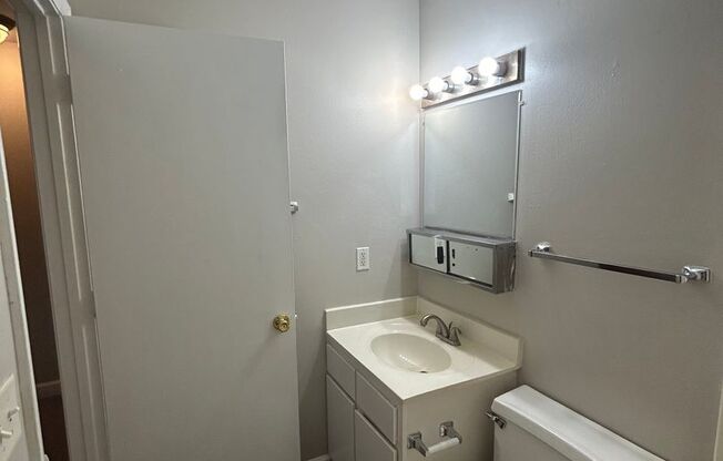 3 beds, 2.5 baths, 1,636 sqft, $1,379, Unit 729