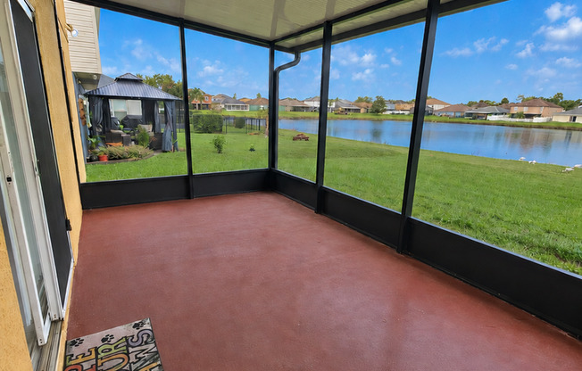 4 beds, 3.5 baths, $2,800