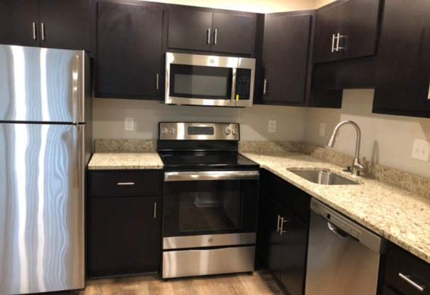 2 beds, 1 bath, 1,000 sqft, $1,025, Unit B 105