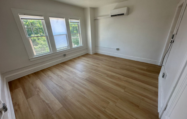 1384 W 83 ST