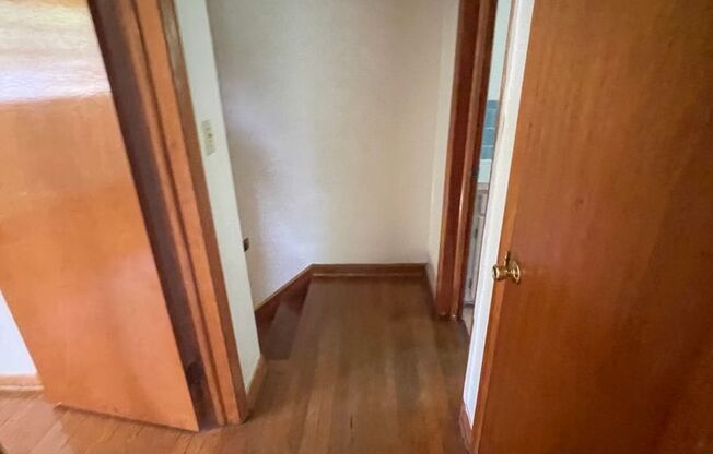 2 beds, 1 bath, 903 sqft, $1,240, Unit C-4