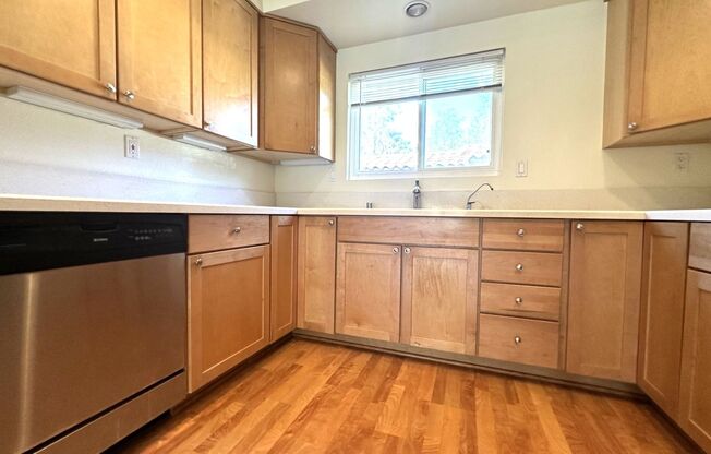 Mission Valley 3 BR 2 BA Condo w/ Parking and A/C