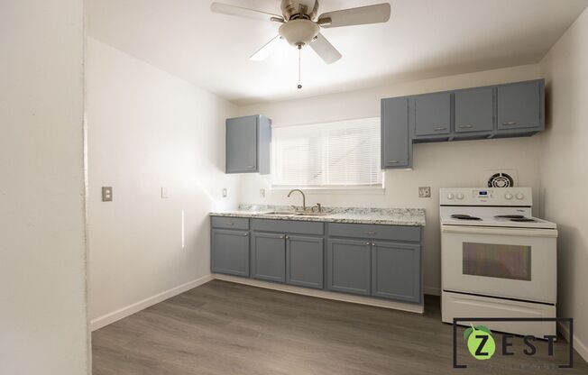 2 beds, 1 bath, $1,100, Unit 2 (Upper)