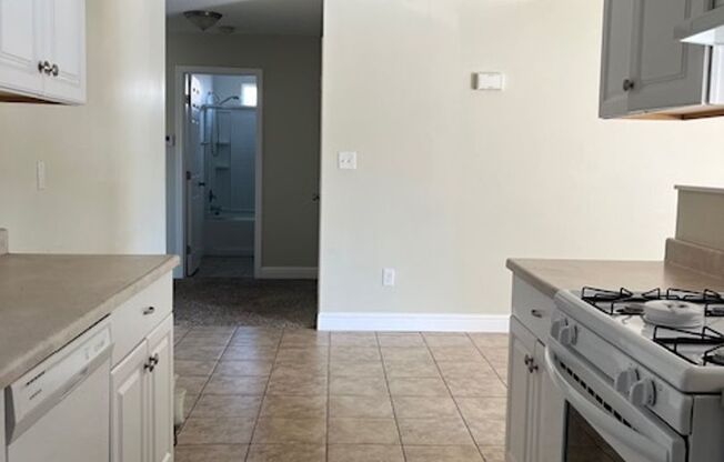 3 beds, 2 baths, 1,140 sqft, $1,800