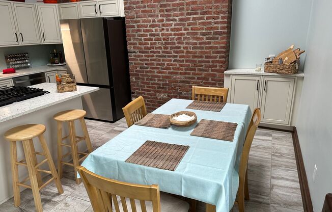 1321 Liverpool St