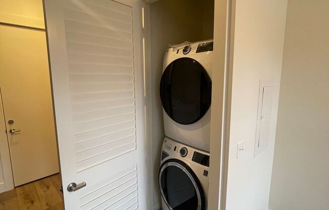 Studio, 1 bath, 340 sqft, $1,095, Unit 1306*