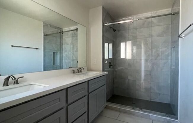 3 beds, 2.5 baths, 1,461 sqft, $3,300, Unit C