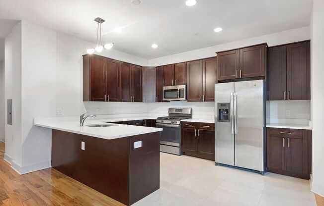 2 beds, 2 baths, 820 sqft, $4,095, Unit 6J