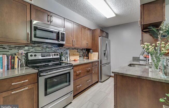 1420 Locust St Apt 35C