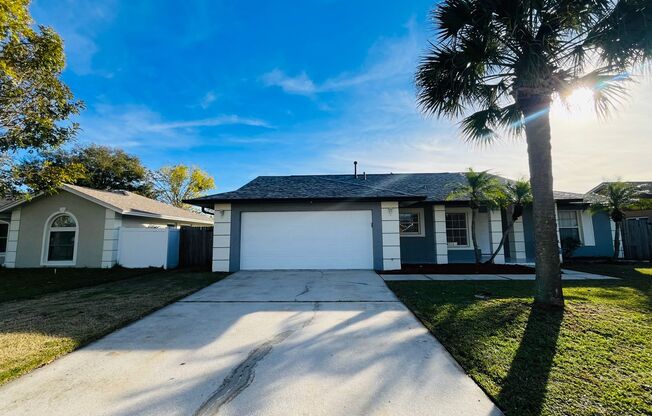 Orlando - Beautiful 3 Bedroom 2 Bathroom Home with Waterview!