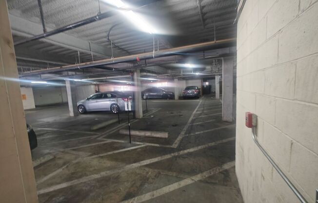 1 bedroom condo with parking garage