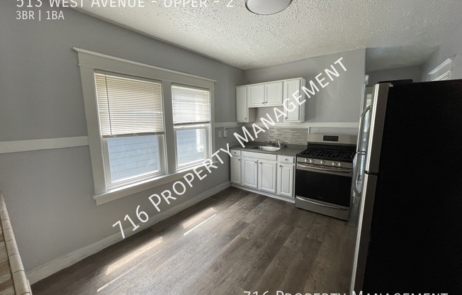 513 W AVE