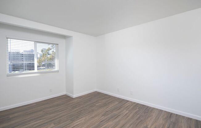 2 beds, 2 baths, 930 sqft, $2,895, Unit 301