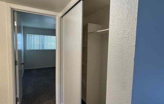 2 beds, 1 bath, 761 sqft, $1,150, Unit 208
