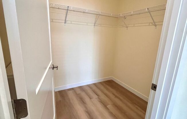 1 bed, 1 bath, 800 sqft, $1,600, Unit E106