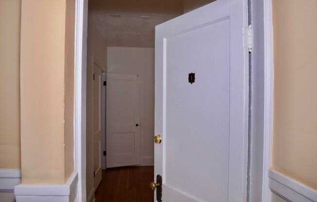 Studio, 1 bath, $995