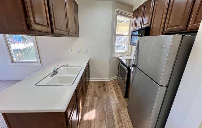 1 bed, 1 bath, 725 sqft, $2,750, Unit B-T/L