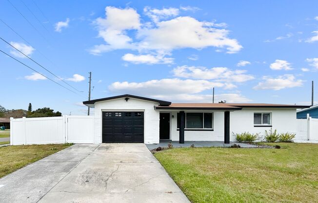 Beautiful Seminole Home with Large, Fully Fenced Backyard! | 3beds/1.5bath