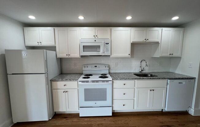 2 beds, 1 bath, 750 sqft, $2,139, Unit 5645 Hobart Street #4