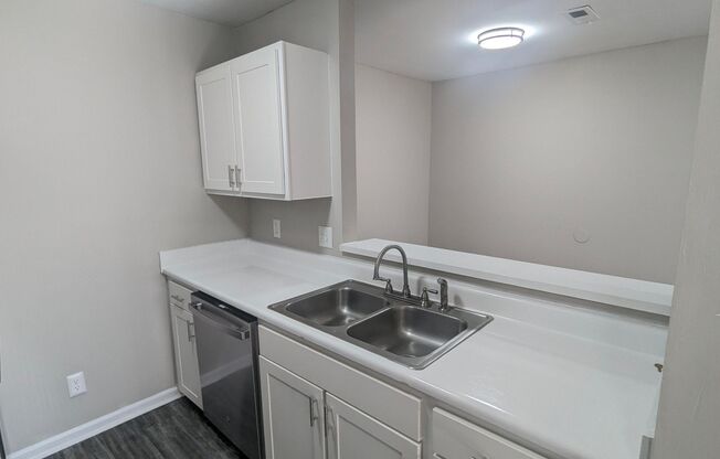 1 bed, 1 bath, 652 sqft, $950, Unit 2906H