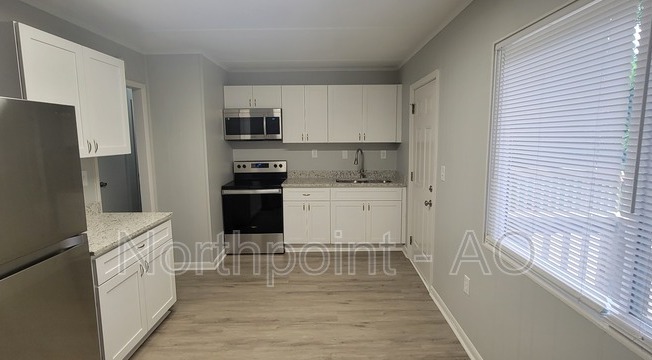 3 MIDLAND PARK CT